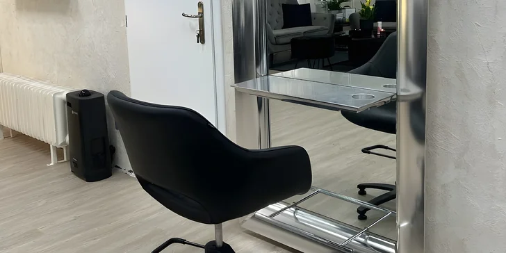 Kromě dětského střihu salon nabízí také zaplétání boxerských copánků.