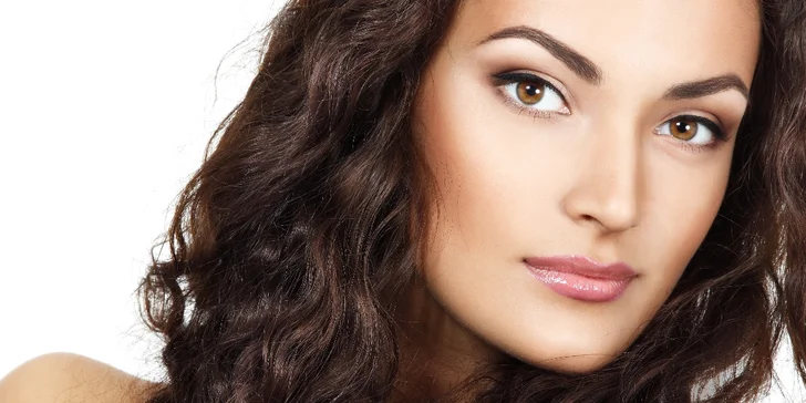 Dvouhodinová královská péče o pleť: Hloubkové čištění, peeling, masáž, závěrečná péče