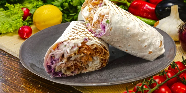 Nadupaný kebab s nápojem, malá či velká pizza dle výběru nebo party box plný lahůdek
