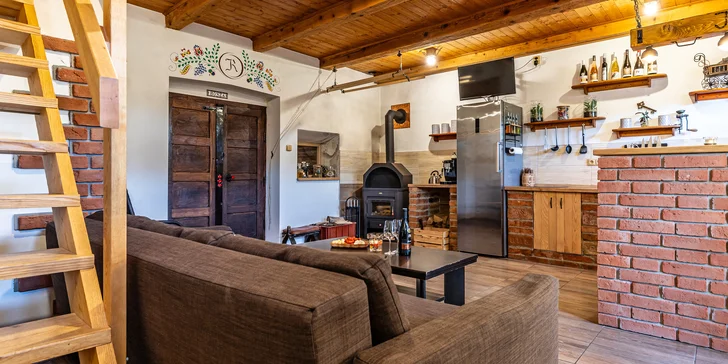 Apartmán je šestilůžkový a patří k němu i kuchyňka. 