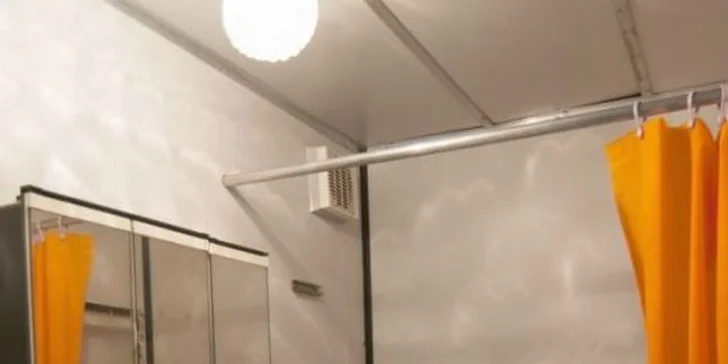 Pokoje Standard mají starší nezrekonstruované koupelny, slouží spíše pro nenáročné turisty.