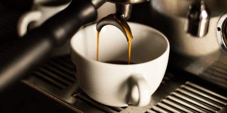 Kurz přípravy kávy: dokonalé espresso a cappuccino, 250 g zrnkové kávy na doma