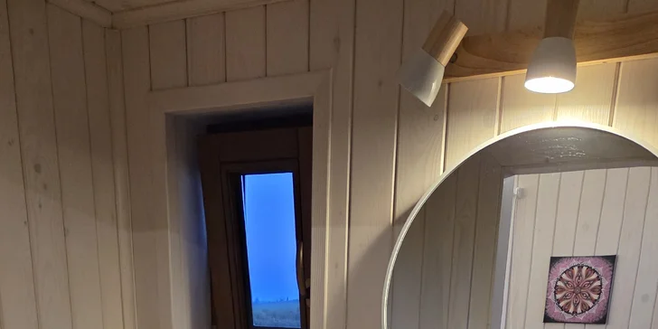Samozřejmostí je koupelna se sprchou a WC.