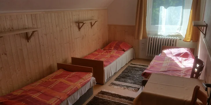 Ubytujete se v depandanci 20 metrů od hlavní budovy hotelu.