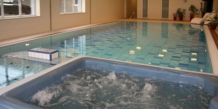 Relaxujte vo vírivke a využite neobmedzený vstup do saunového sveta.
