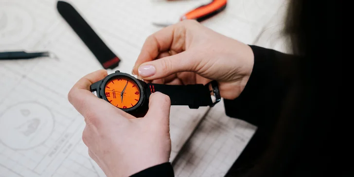 Workshop výroby hodinek TimeWood pro 1 nebo 2 osoby v Praze či Ostravě