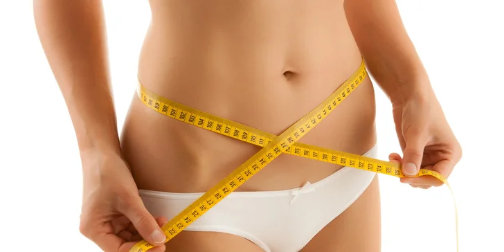 Hubněte chůzí v podtlaku: Cvičení ve VacuShape s pitným režimem
