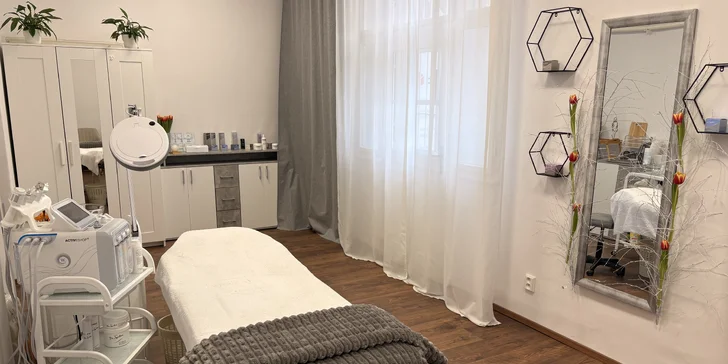Používají tu profesionální účinnou kosmetiku Dr. Špiller, Glymed+ a Simildiet, které střídají a míchají podle aktuálních potřeb a stavu pleti každé klientky. 