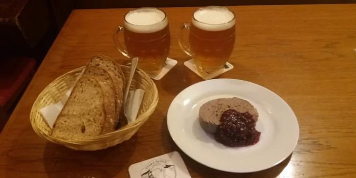 Delikátní zvěřinová paštika přijde k pivku jistě vhod. 