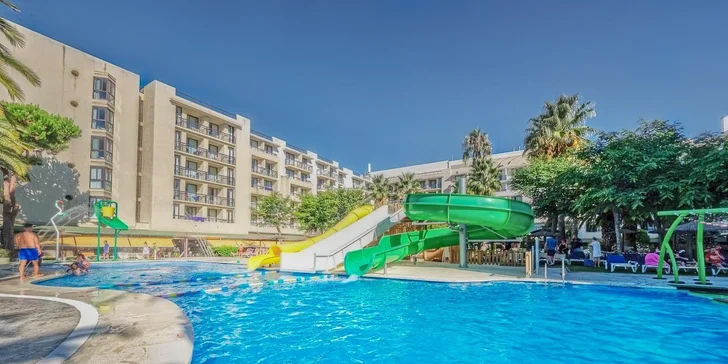 Pro ty, kteří hledají hlubší regeneraci, nabízí hotelové spa vnitřní bazén, saunu a širokou škálu masáží (za poplatek).