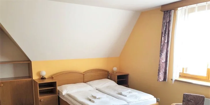 Ubytujete se v tomhle útulném pokoji s televizí a Wi-Fi.