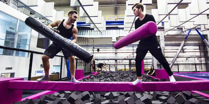 JumpPark najdete 500 metrů od metra Zličín, pohodlně tu i zaparkujete.