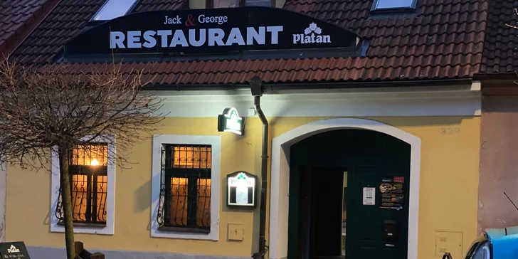 K jídlu si přiobjednejte třeba řízné pivo Platan či osvěžující Kofolu. 