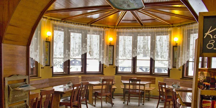 Přijďte si s kamarádem naplnit břicha do tradiční české restaurace. 