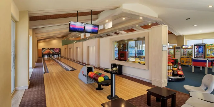Můžete si zahrát bowling i kulečník nebo stolní tenis.