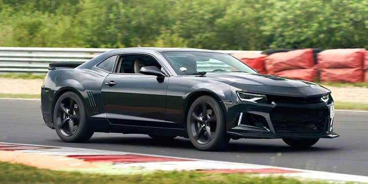 Superjízda v nadupaném Chevroletu Camaro SS 6.2 na 15–60 min. či zapůjčení až na 24 hod.