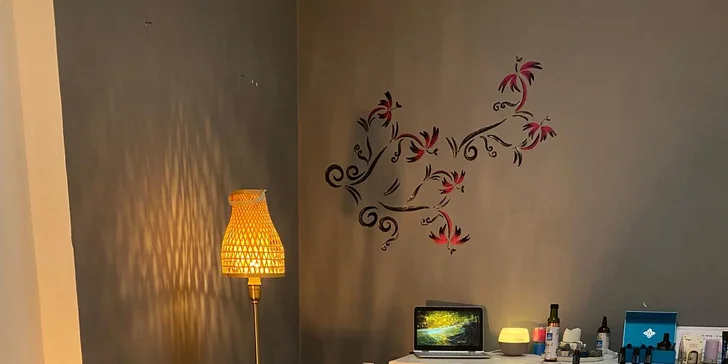 Na výběr je lymfatická masáž dolních končetin či celého těla nebo komplexní masáž. 