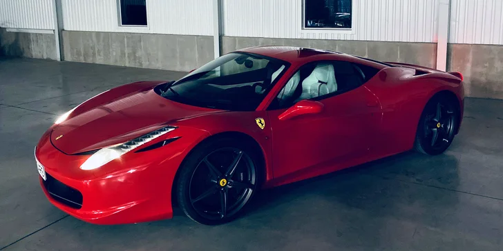 Čeká na vás Ferrari, Lamborghini, Porsche, Nissan GT-R, nebo  Mustang GT350 SHELBY. 