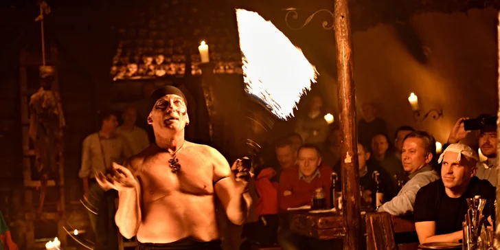Tešte sa na fakírov a ich ohňovú show.