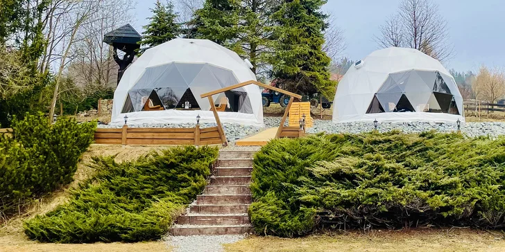 Glamping v Beskydech se snídaní i wellness: ubytování v luxusní kopuli, sauna a termální bazén