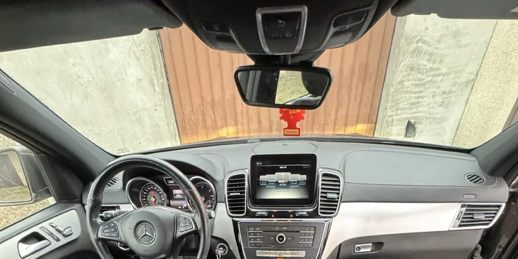 Čištění je určeno pouze pro osobní auta, za největší možné se považují SUV, případně Škoda Kodiaq. 

