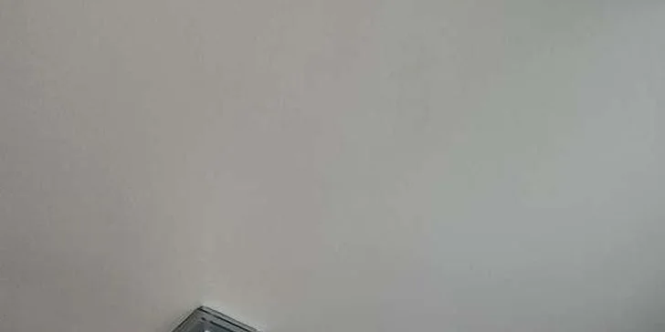 Na příjemný průběh dovolené si můžete připít vínem.