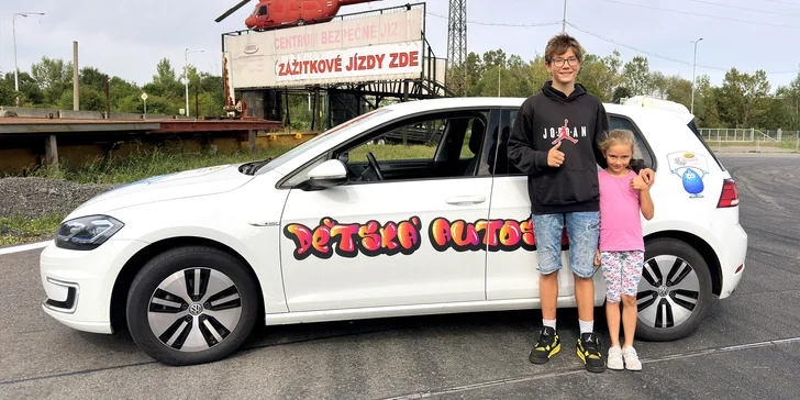 Dětská autoškola pro budoucí řidiče od 5 do 18 let: osobní či nákladní auto i bagrování