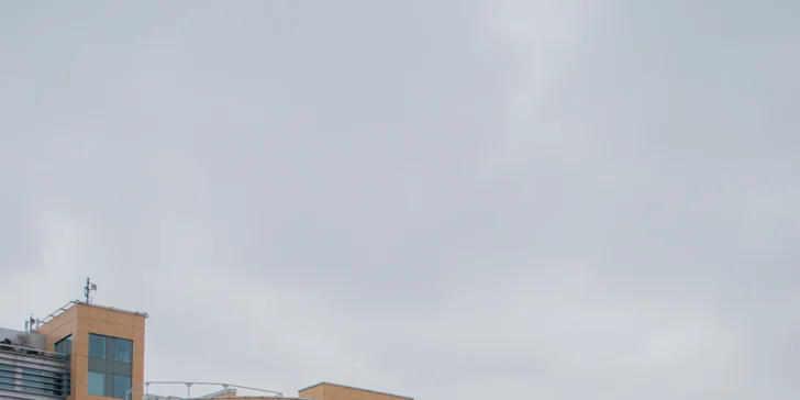 Ochotně tu přezují osobáky, dodávky i mikrobusy kategorie B.