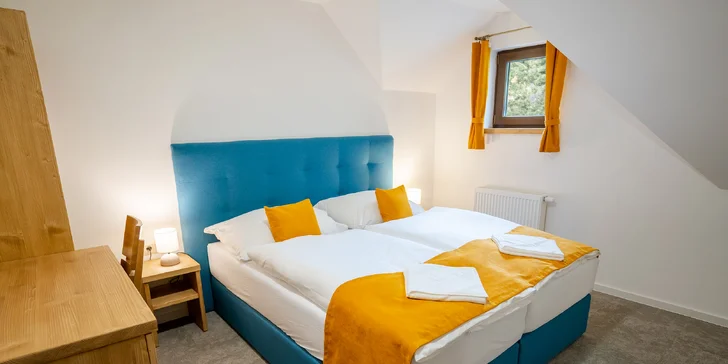 Můžete si také rezervovat prostorné apartmány, které se nacházejí v dřevěných chatkách vedle hlavní budovy