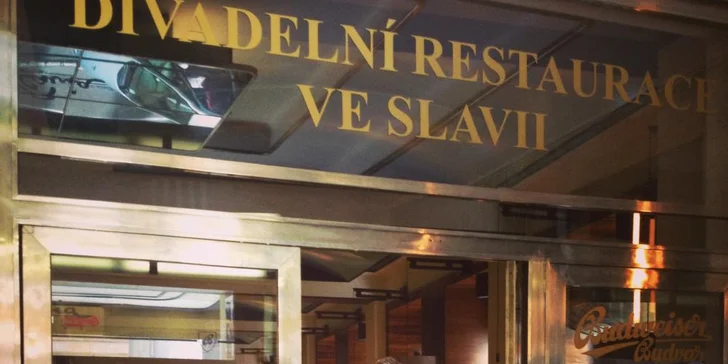 Divadelní restaurace je součástí komplexu Café & Restaurant Slavia.
