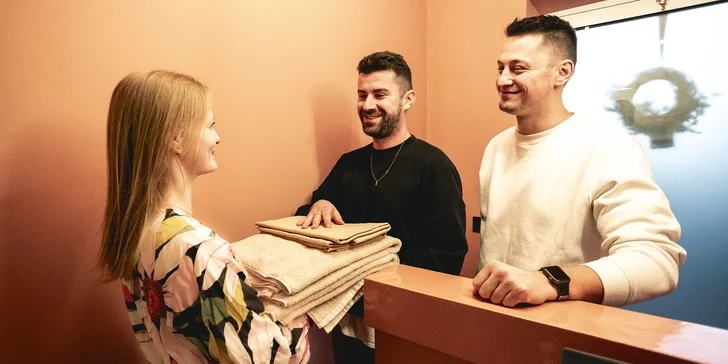 Již při vstupu vás pohltí atmosféra středomořské zahrady provoněné levandulí, rozmarýnem a tymiánem.