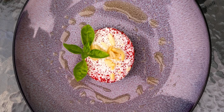 Pochutnáte si na čtyřchodovém degustačním menu složeném z místních specialit a nejčerstvějších ingrediencí.