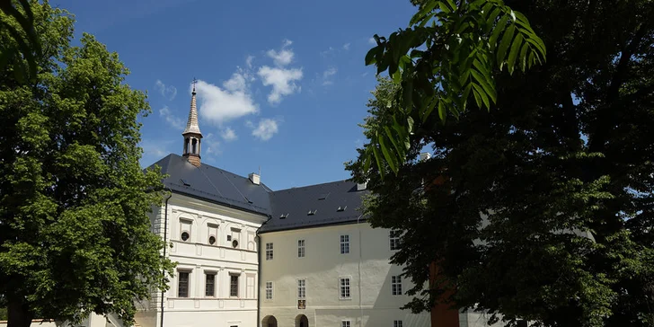  Hru je možné hrát kdykoli v otevírací době po předchozí rezervaci na recepci zámku