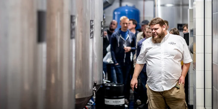 Prohlídka pivovaru Cobolis Ládví pro 2 osoby: ochutnávka piv, pivo domů i večeře v restauraci