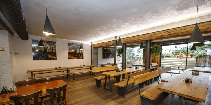 Ta se podává v hotelové restauraci formou bufetu.