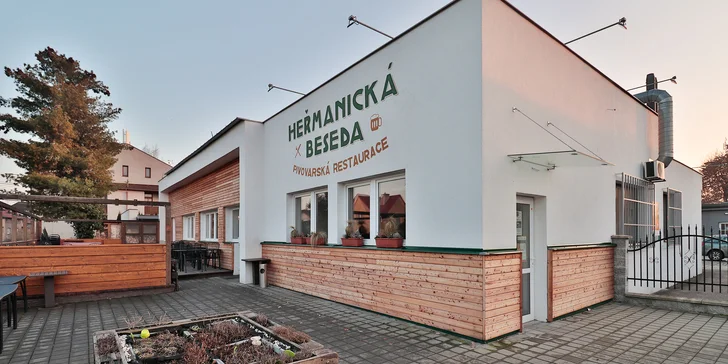 Restauraci najdete v Ostravě-Heřmanicích, u autobusové zastávky Pivovar. 