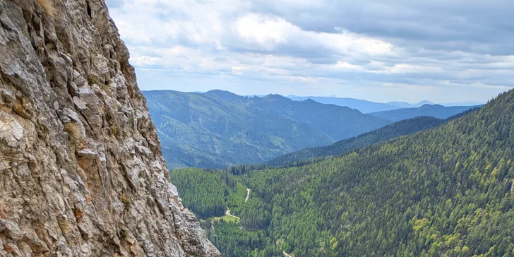 V oblastech Spielmäuer a Falkenstein vás čekají pestré ferratové trasy obtížnosti C⁠/⁠D.