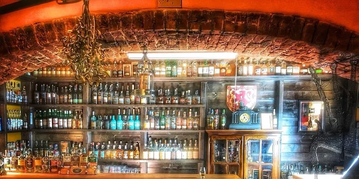 Degustace se koná v autentickém klubu Whisky&Kilt.