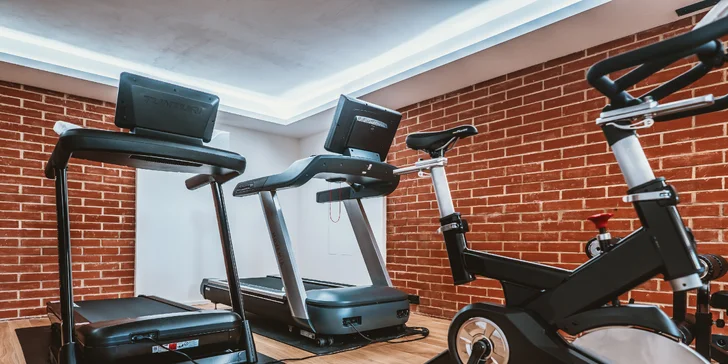 Využívat můžete také fitness centrum, ping-pong a tenis.