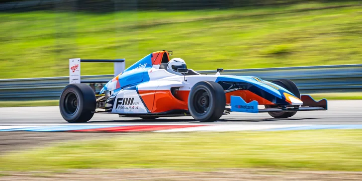 Formule F4 to na stovku vytáhne za 3,8 s. 