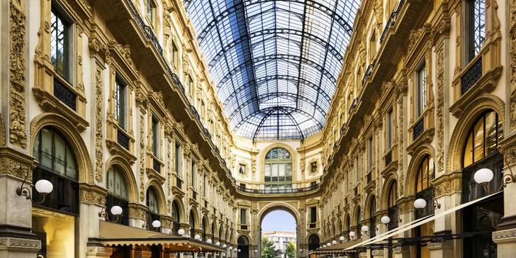 Nevynechejte ani ulici Via Montenapoleone, která je často označována jako milánská Fifth Avenue.