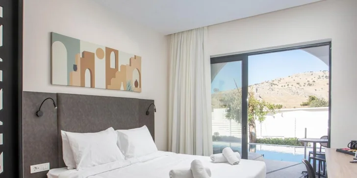V nabídce je pokoj 2lůžkový, rodinný i apartmá s přímým přístupem ke sdílenému bazénu. 