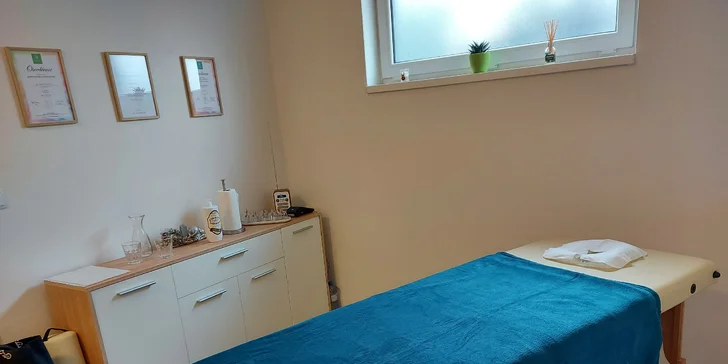 Dizajnový a čistý interiér salónu vytvára dokonalú oázu, kde sa každá mamička môže opäť cítiť zrelaxovaná a plná síl.
