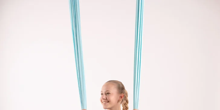 V rámci zkušební lekce vás pozvou do světa Aerial Hammock.