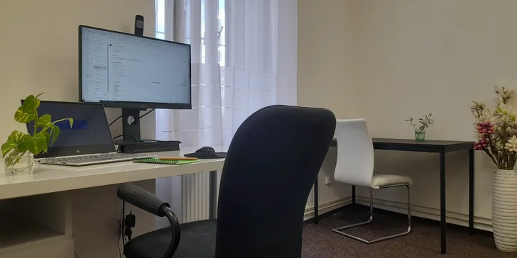 K dispozici máte navíc i možnost coworkingu – o vaše dítko se postará zkušená chůva a vy si mezitím v oddělené místnosti určené pro pracující rodiče vyřídíte vše potřebné. 