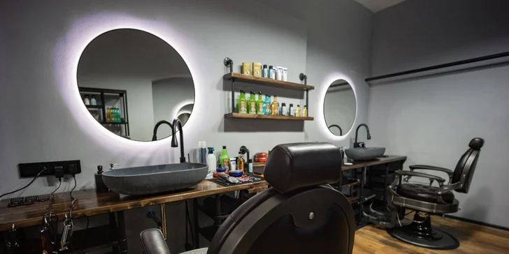 Studio nabízí novou úroveň kadeřnických služeb, zejména kombinaci prvků luxusního kadeřnictví a konceptu barber shopu. 