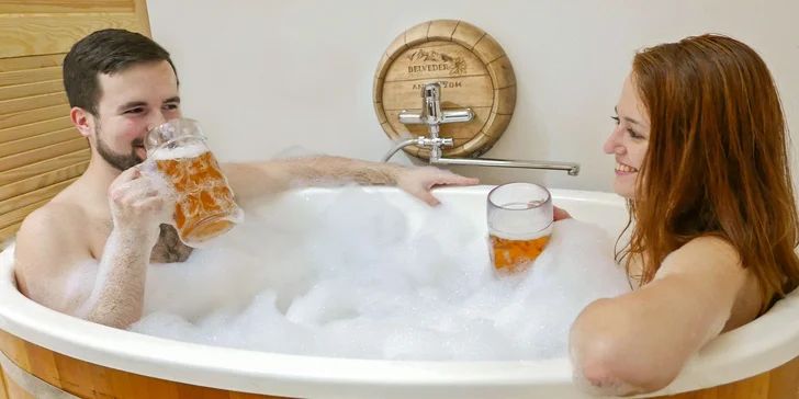 V ceně máte 90min. vstup do wellness vč. pivní koupele s konzumací piva.
