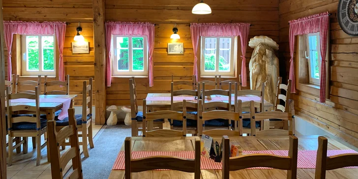 Součástí penzionu je vyhlášená restaurace, do které budete mít slevu.