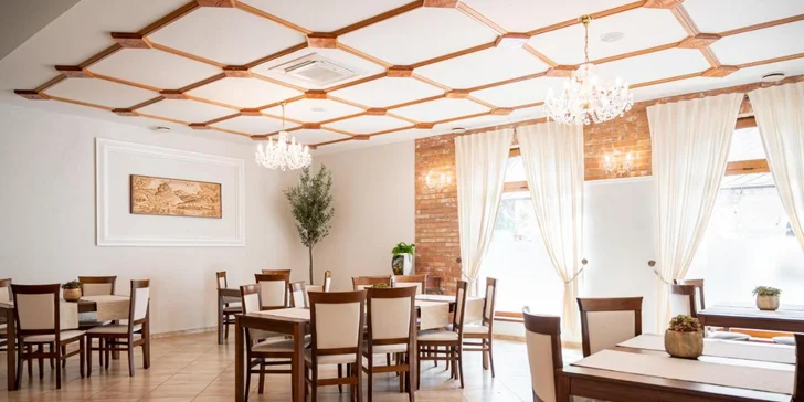 Raňajky a večere podávané formou bufetu alebo z výberu a la carte.