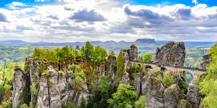 Výlet na Skalní most Bastei v Saském Švýcarsku s plavbou lodí v ceně